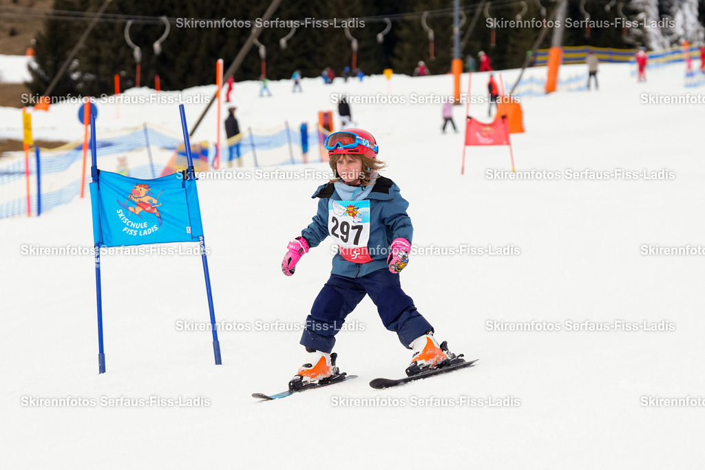 SRF_02.01.2026_0444 | Skirennfotos,Serfaus,Fiss,Ladis,Kinderskirennen,Winter,Tirol,Oberland,skirace,SFL,feelfree,weil wir's genießen,ski,Ski,skifahren,Sonnenplateau, - Realisiert mit Pictrs.com
