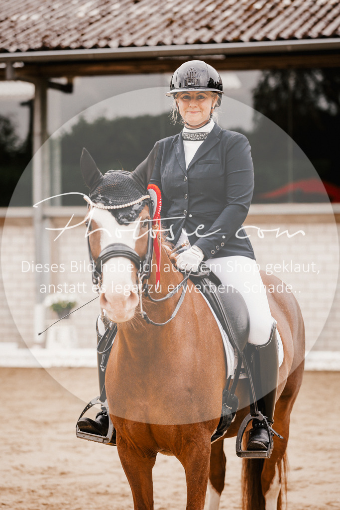 3I6A7859 | Stimmungsvolle Portraits und Reitsportfotografie im Ruhrgebiet und im Münsterland.

Pferdefotografie, Hundefotografie, Tierfotografie, Reportagen, Portraits von Tier und Mensch, Turnierfotografie in Bochum, Recklinghausen, Marl, Haltern am See, Dülmen.. - Realisiert mit Pictrs.com