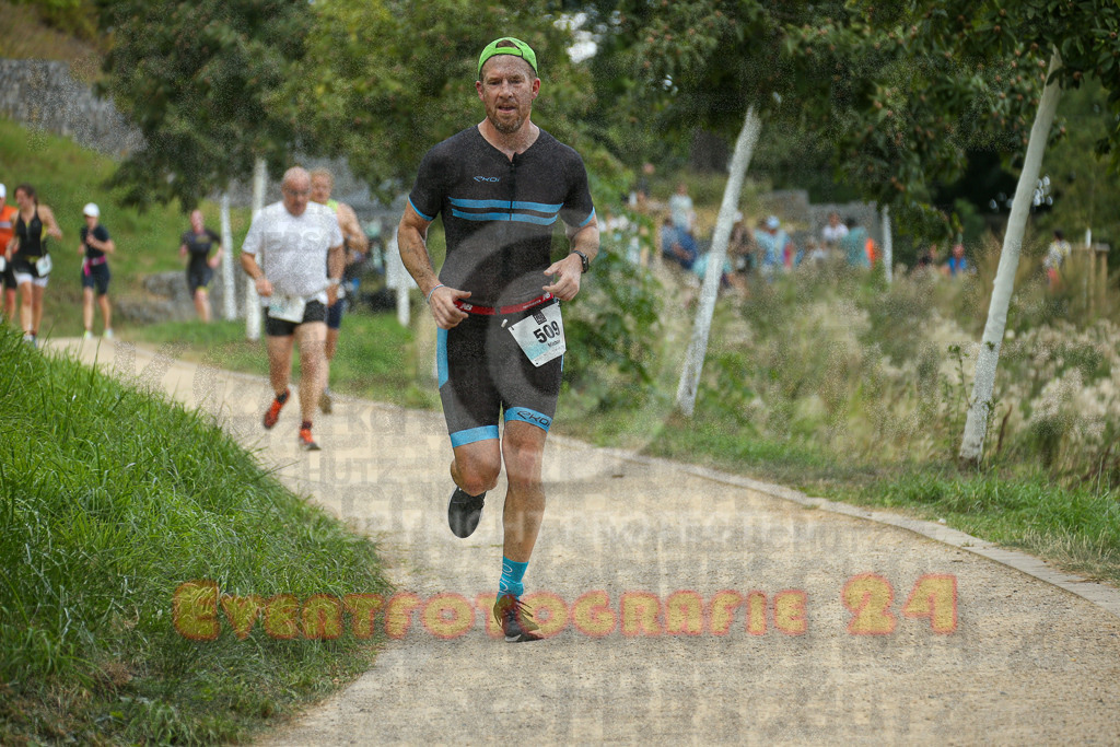 250824_1356_EX1_4334 | Sportfotografie im Rhein-Sieg Kreis, Köln, Bonn, NRW, Rheinland Pfalz, Hessen, etc. Unser Tätigkeitsfeld umfasst den Laufsport vom Volkslauf über den Marathon, Duathlon, Triathon bis zum Ultralauf wie Kölnpfad Ultra oder Schindertrail.