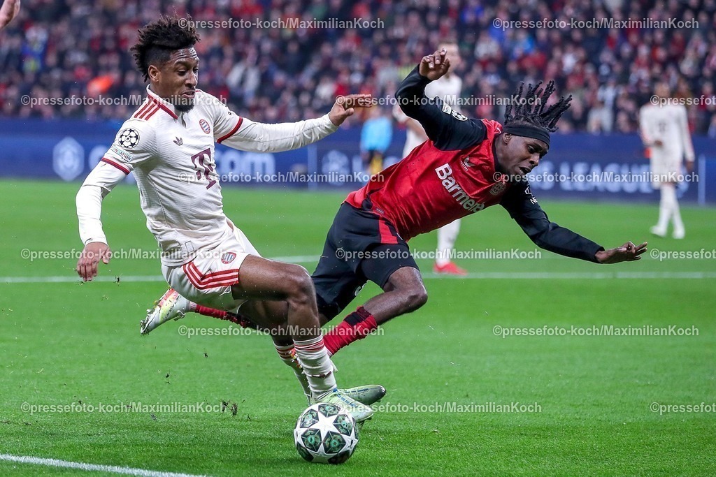 UCL11032501023 | 11.03.2025, Fußball, UEFA Champions League, Bayer 04 Leverkusen - FC Bayern München, Achtelfinale Rückspiel, BayArena, Saison 2024 2025: Kingsley Coman (FC Bayern #11) im Zweikampf gegen Jeremie Frimpong (Bayer04 Leverkusen #30)DFB regulations prohibit any use of photographs as image sequences and or quasi-video.
