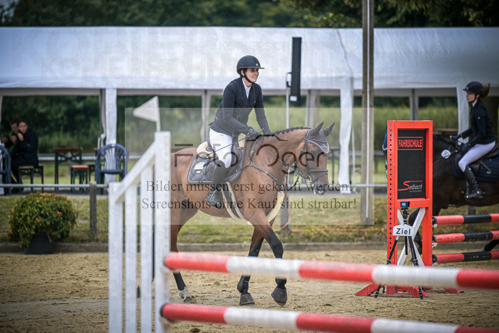 DOS_2627 | Entdecke hochwertige Reitturnierfotos von Foto Oger. Professionell, emotional und authentisch – jetzt Lieblingsmomente im Shop bestellen.Deutschlandweite Turnierfotografie. - Realisiert mit Pictrs.com
