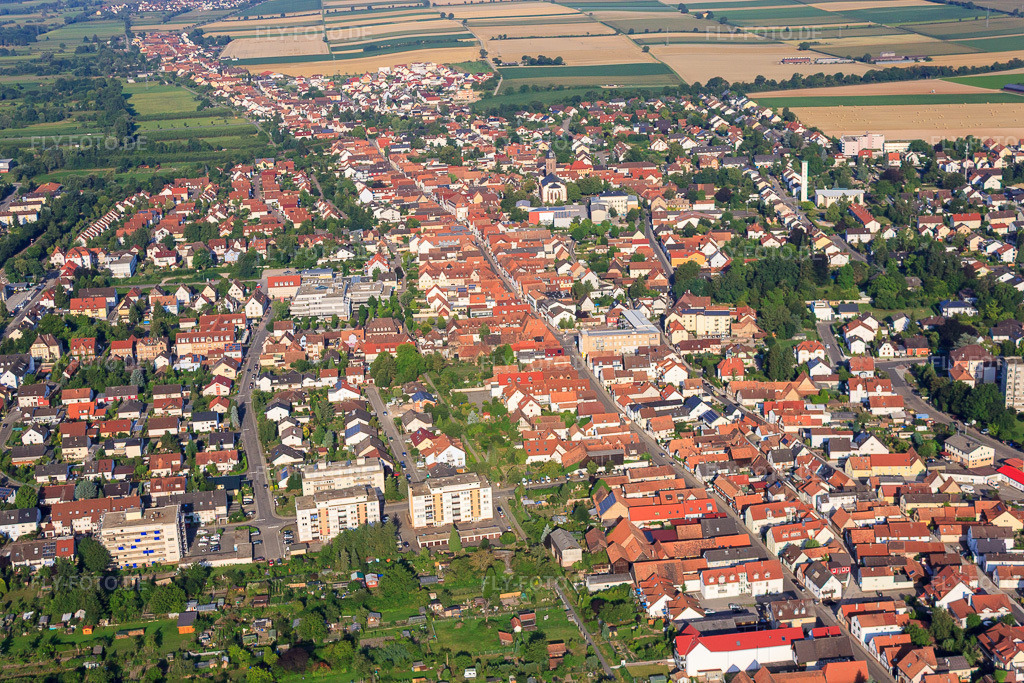 Luftbild: Rheinstraße Hauptstr in Kandel im Bundesland Rheinland-Pfalz in Deutschland. Foto: IMG_70346.jpg vom 19.07.2014 durch Werner Riehm/FLY-FOTO.de