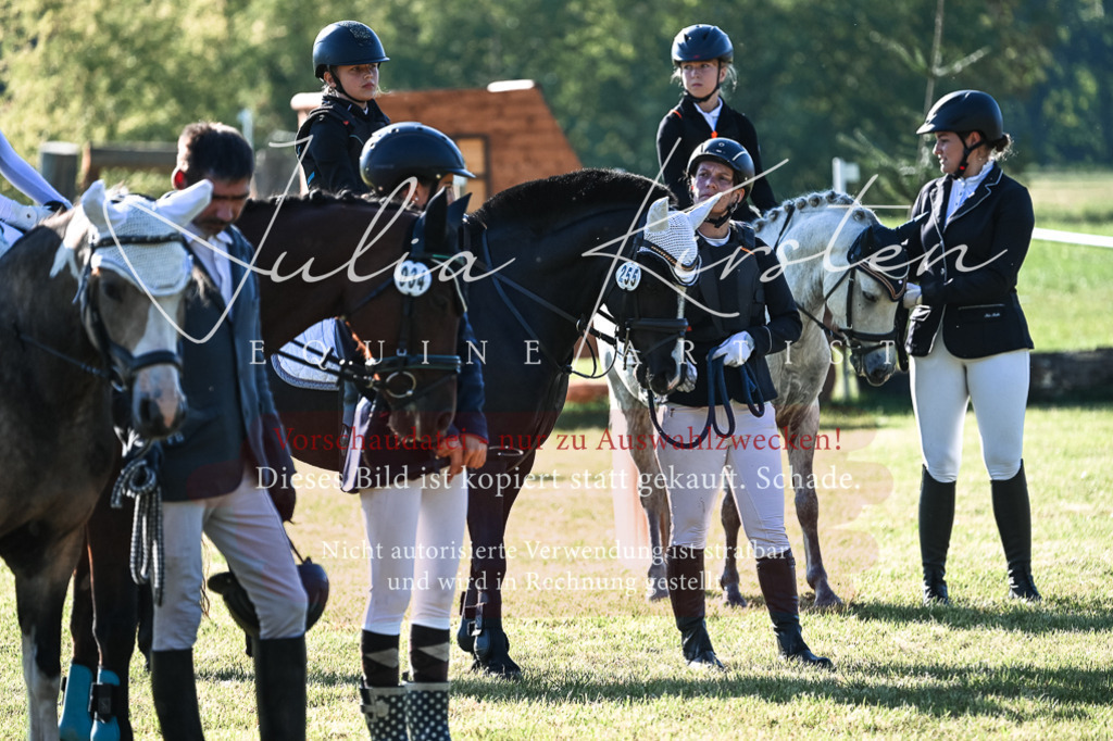 DSC_0504 | Pferde- und Turnierfotografie in Westsachsen. Pferdeportraits, Auftragszeichnungen und intuitive Kunst.