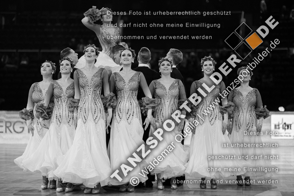 20251206-00880 | Hier finden Sie Tanz Bilder vom Latein und Standard Formationen tanzen. Sportbilder vom Tanzsport. Schöne Fotos und von Weltmeisterschaft, Europameisterschaft, Bundesliga, Regionalliga, Oberliga und Landesliga sowie von GOC Stuttgart, DanceComp, WM Bremen
