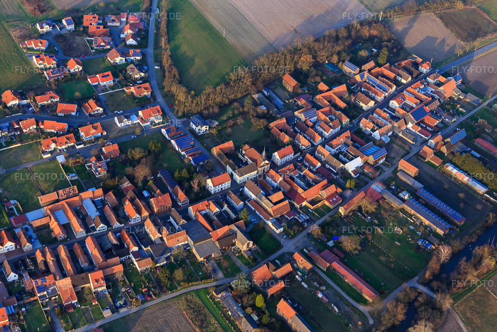 Luftbild: Hauptstraße x Knittelsheimer Weg in Herxheimweyher im Bundesland Rheinland-Pfalz in Deutschland. Foto: IMG_104535.jpg vom 14.01.2018 durch Werner Riehm/FLY-FOTO.de