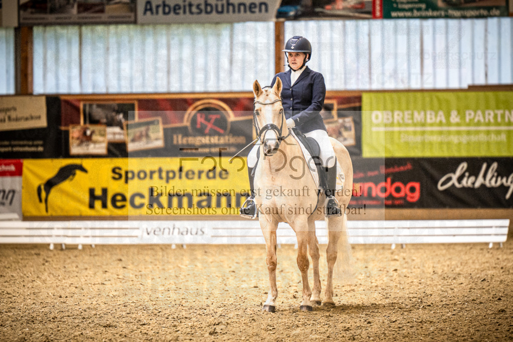DOS_3757 | Entdecke hochwertige Reitturnierfotos von Foto Oger. Professionell, emotional und authentisch – jetzt Lieblingsmomente im Shop bestellen.Deutschlandweite Turnierfotografie. - Realisiert mit Pictrs.com