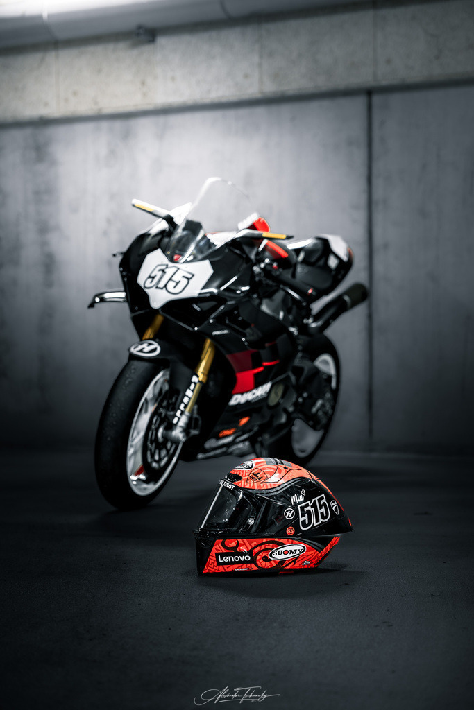 Ducati Panigale V4S | Entdecken Sie die faszinierende Welt von Alexander Tschuncky Arts: Kreative Fotografie, atemberaubende Automobilkunst und hochwertiger Bilderdruck. Lassen Sie sich inspirieren! - Realisiert mit Pictrs.com