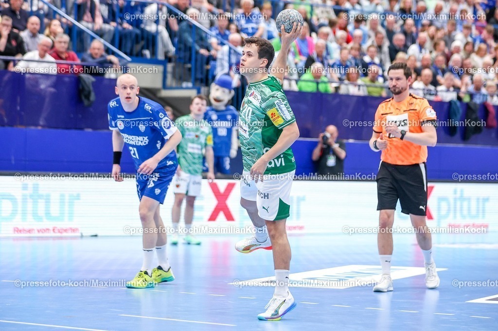 xkwix12042602053 | 2026.04.12, xkwix, Handball, HBL, TBV Lemgo Lippe -  Füchse Berlin, PHOENIX CONTACT arena, 28.Spieltag, Saison 2025 / 2026: Tim Freihöfer (Füchse Berlin #20) beim Freiwurf DFB regulations prohibit any use of photographs as image sequences and or quasi-video. Photo: xKamilxWilkowskixPressefotoKochx