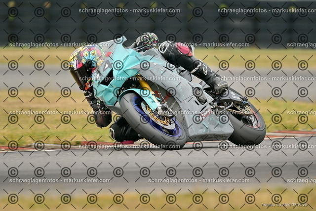 25bt05-1306 | markuskiefer.com - Realisiert mit Pictrs.com