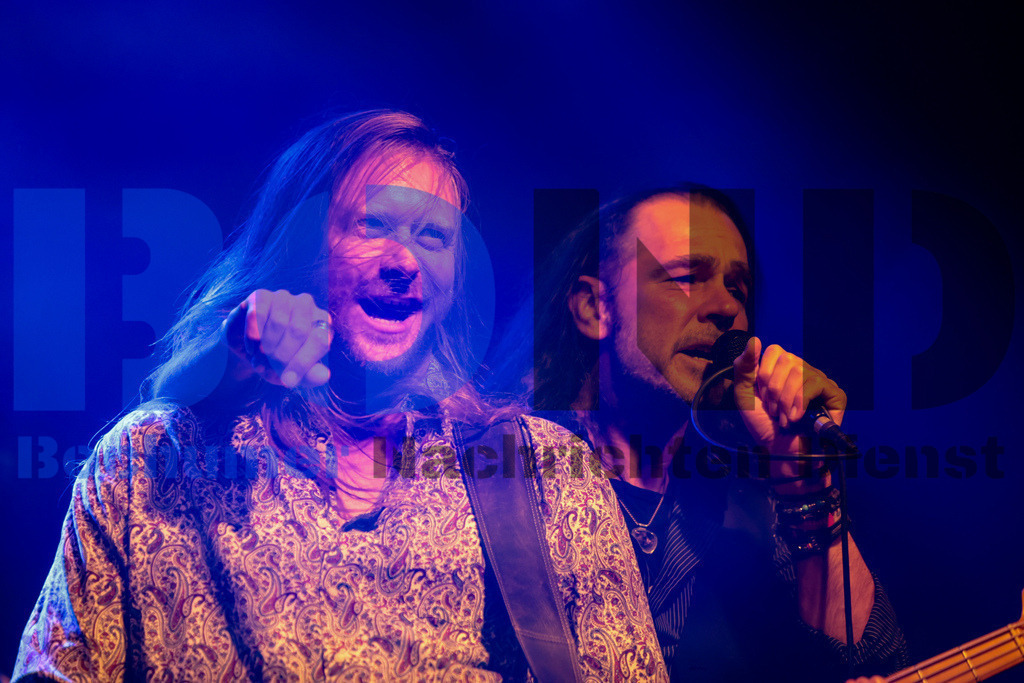 Purple Rising  {date} -  | {headline}(Foto: Sebastian Sendlak / BOND) - Realisiert mit Pictrs.com