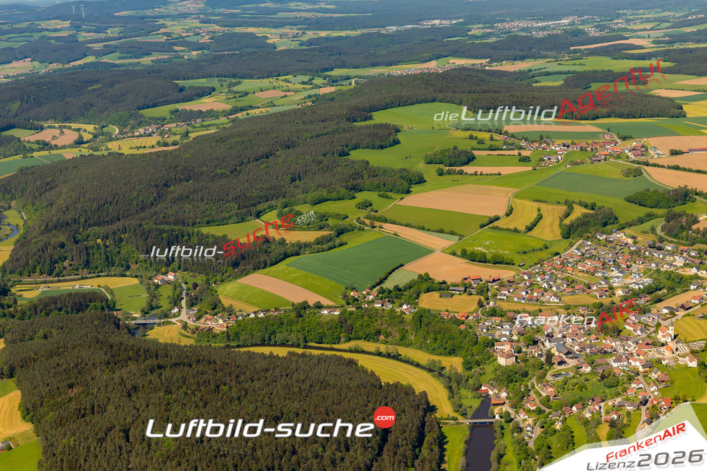 Das Luftbild zeigt :  Trausnitz - Die Luftaufnahme wurde 2024 vom UL-Flugzeug aus erstellt ( keine Drohne ) - Hochauflösende Luftaufnahme - Für grossformatige Ausdrucke geeignet. Die Geschenkidee !Mit Lizenz und Bildrechte bestellbar