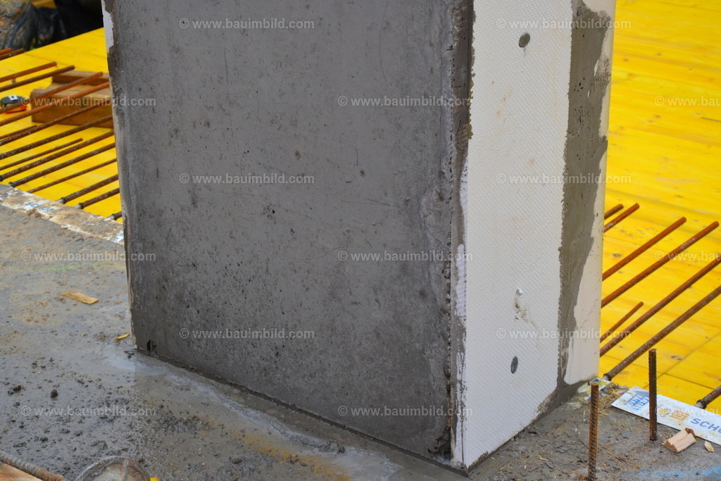Betonstütze | Betonierte und wärmegedämmte Stütze auf Betondecke