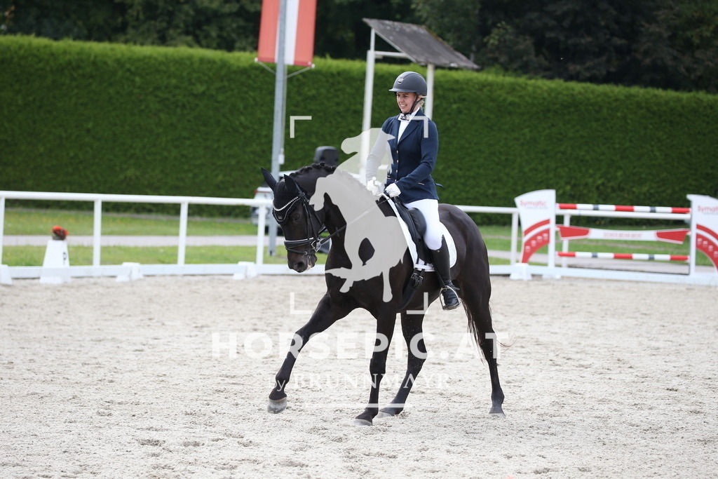 DL2Q4083 | Willkommen bei Brunnmayr - Design & Fotografie – Ihrem Spezialisten für Reitturniere und Pferdeveranstaltungen in Oberösterreich, Salzburg und Bayern! Seit über 17 Jahren sind wir leidenschaftlich dabei.