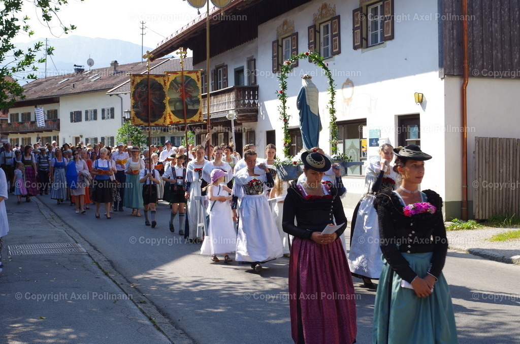 IMGP3853 | fotografiert von Axel PollmannLeonhardi Wallfahrt Benediktbeuern und Murnau, Fronleichnam, Fasching, Landschaft im Loisachtal und Benediktbeuern  - Realisiert mit Pictrs.com