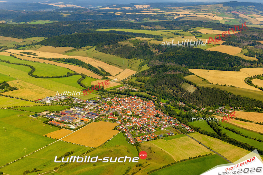 Luftbild der Stadt Vachdorf - Die Luftaufnahme wurde 2025 vom UL-Flugzeug heraus erstellt ( keine Drohne ) - Hochauflösende Luftaufnahme - für professionelle Ausdrucke geeignet. Die Geschenkidee !Hier alle&nbsp;Infos zur Lizenzierung der LuftaufnahmeWir fliegen auch dieses Jahr wieder in Ihre Region um Luftbilder zu erstellen.- Luftbild anfragen