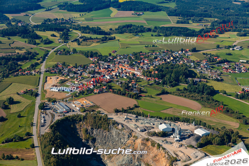 Aktuelles Luftbild von  Winklarn Kauf mit Lizenz / Bildrechten möglich- Die Luftaufnahme wurde 2021 mittels UL-Flugzeug erstellt ( keine Drohne ) - hochauflösende Kamera-Systeme von  Canon -Beste Qualität - Für grossformatige Ausdrucke geeignet. Die Geschenkidee !