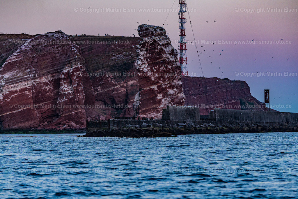 Helgoland Lange Anna_ELS_3796030818 | Helgoland - Aufnahmedatum: 03.08.2018, Aufnahmehöhe:  m, Koordinaten:  - , Bildgröße: 7670 x  5113 Pixel - Copyright 2018 by Martin Elsen, Kontakt: Tel.: +49 157 74581206, E-Mail: info@schoenes-foto.deSchlagwörter:Schleswig-Holstein,Landkreis Pinneberg,Düne,Hochseeinsel,Börteboote,Meer,Küste,Halunder,Oberland,Unterland,Strand,Seehunde,Robben,Lange Anna,Felsen,Roter Felsen,Luftbild,Luftbilder,Bastölpel - Realisiert mit Pictrs.com
