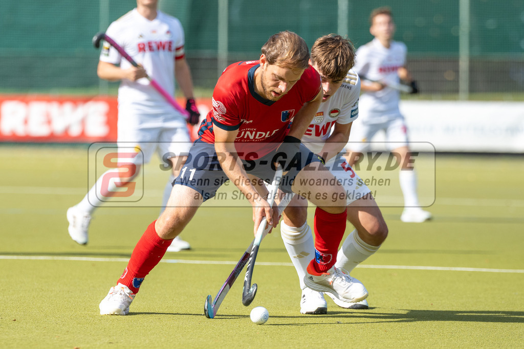 SFE_20230923_0054 | Hockey 1. Bundesliga Herren Rot-Weiss - Berliner HC am 23.09.2023 in Köln (KTHC Stadion Rot-Weiss Köln Tennis and Hockey Club), Photo: Stephan Fehrmann 2023 (Sports-Gallery),Toni Volkert ( Bremer HC #11 ) ,Justus Warweg ( Rot-Weiss Köln #5 )