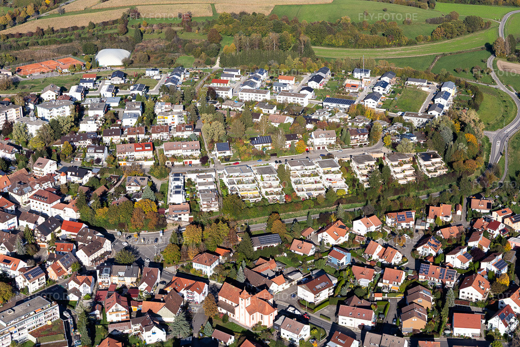 Luftbild: Terrassenwohnungen in der Ringstr im Ortsteil Dettingen in Konstanz im Bundesland Baden-Württemberg in Deutschland. Foto: IMG_119320.jpg vom 14.10.2019 durch Werner Riehm/FLY-FOTO.de