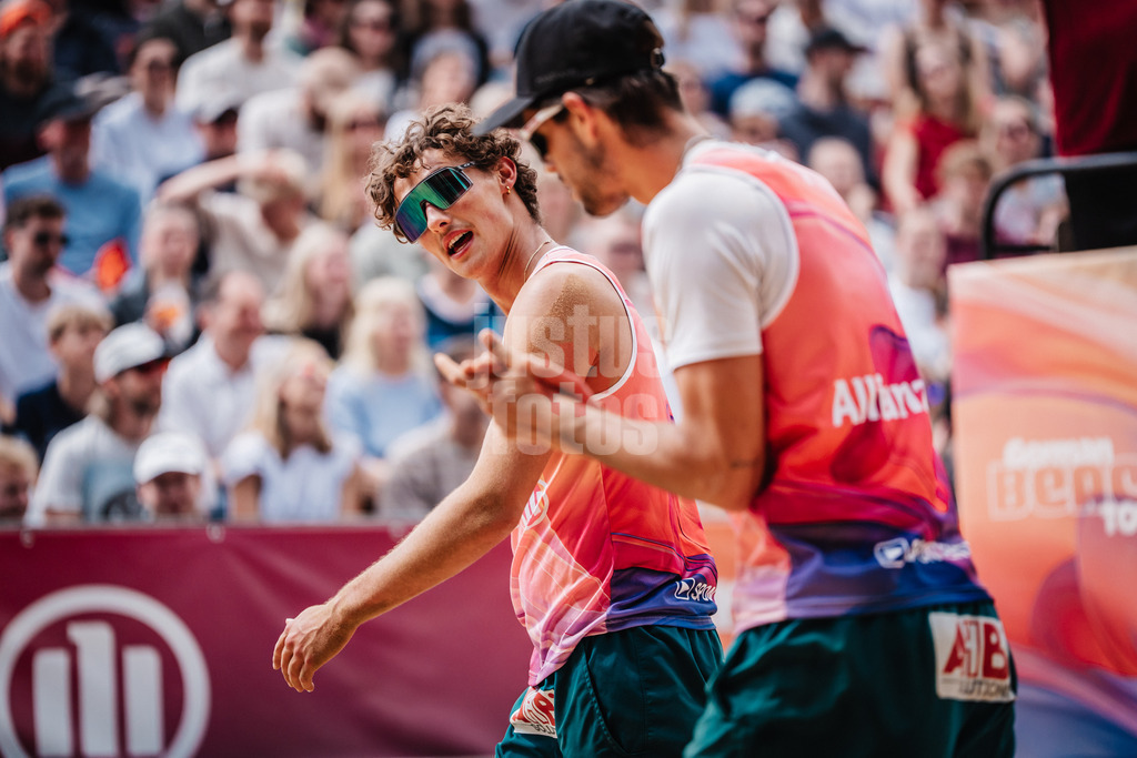 Beachvolleyball | Männer | Allianz German Beach Tour 2025 | Tourstop Düsseldorf | 18.05.2025 | v.l. Hennes Nissen und Niklas Held
