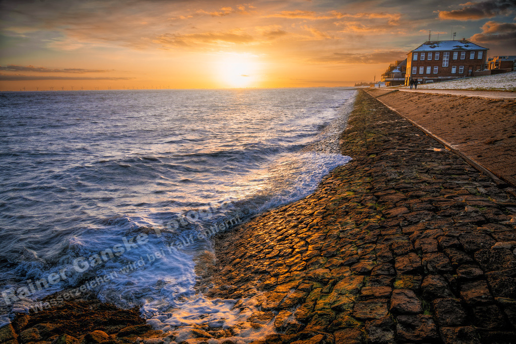 089 Wilhelmshaven Schnee - 19-01-2024 -R Ganske | Onlineshop mit Bildern von Stränden, Häfen und Meer. Leinwände, Poster, Kalender und andere Materialien erhältlich. Kommerzielle Lizenzen möglich.  - Realisiert mit Pictrs.com