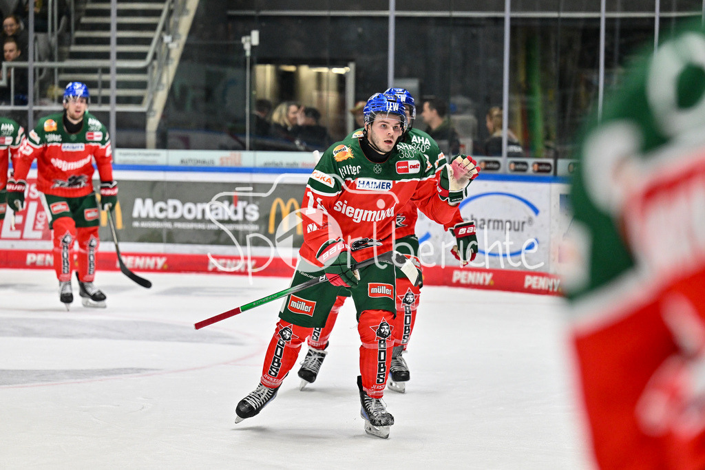 Augsburger Panther - Löwen Frankfurt | Jubel der Panther nach dem Treffer zum 3-0 druch D. J. BUSDEKER (Augsburger Panther #14) / Freude / happy / Tor / torschuetze / DEL: Augsburger Panther - Löwen Frankfurt, Curt Frenzel Stadiom am 11.10.2024