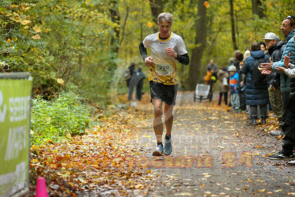 251026_1217_EX1_0021 | Sportfotografie im Rhein-Sieg Kreis, Köln, Bonn, NRW, Rheinland Pfalz, Hessen, etc. Unser Tätigkeitsfeld umfasst den Laufsport vom Volkslauf über den Marathon, Duathlon, Triathon bis zum Ultralauf wie Kölnpfad Ultra oder Schindertrail.