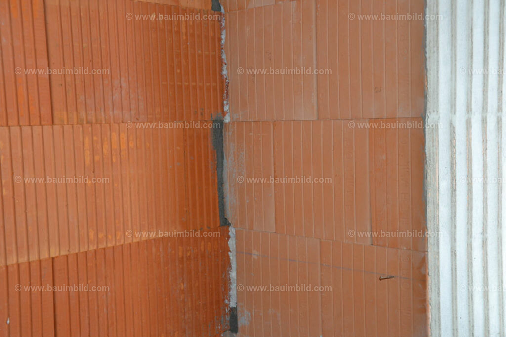 bib-lg07-mauerarbeiten-0210 | Nach LV-Leistungsgruppen sortierte Detailfotos über den Bau eines Hauses. Alle Hausbau-Bilder direkt vom Urheber und Autor der Website Haus-Selber-Bauen.com