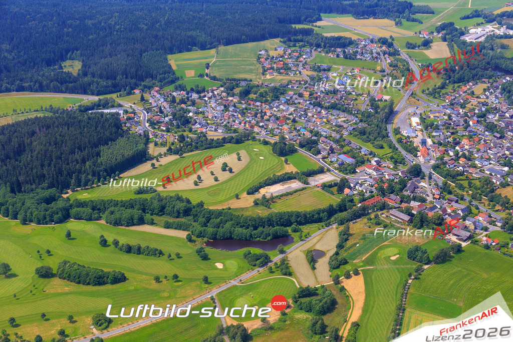 Die Luftaufnahme der Stadt Tröstau wurde vom UL-Flugzeug heraus erstellt ( keine Drohne )- hohe Auflösung für beste Qualität