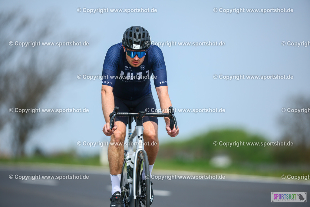 212_TRA56334 | Neusiedlersee Radmarathon 2026@sportshot_your_pictrs #yourpictures#roadtowm2029 #nrm #neusiedlerseeradmarathon #neusiedlersee #neusiedlerseetourismus #burgenland #mörbisch #nrm26 #burgenlandtourismus #voglundco #poweredbyburgenlandtourismus #radsport #rad #marathon #ucigranfondo #visitburgenland #ucigranfondoworldseries