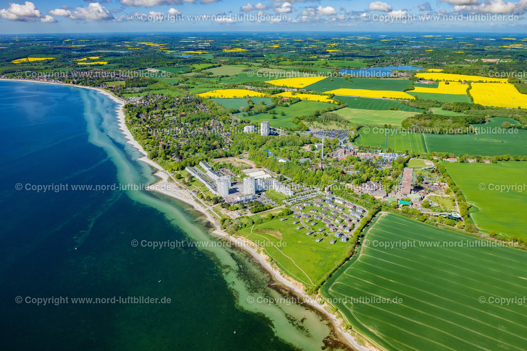 Sierksdorf_ELS_4193150522 | SIERKSDORF 15.05.2022 Ortsansicht am Meeres- Küstenbereich der Ostsee in Sierksdorf im Bundesland Schleswig-Holstein. // Village on marine coastal area of Baltic Sea in Sierksdorf in the state Schleswig-Holstein. Foto: Martin Elsen