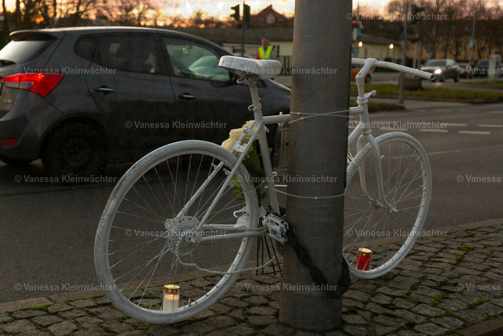 230115_Geisterrad_Spandau-2 | Vanessa Kleinwächter - Realisiert mit Pictrs.com