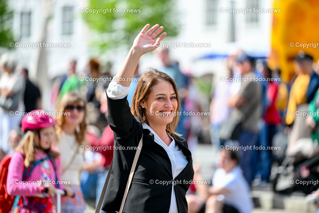 Hauptplatz Linz_ 1. Mai Umzug 2024_ 01.05.2024-59 | 01.05.2024, Hauptplatz Linz, AUT, Hauptplatz Linz, im Bild 1. Mai Umzug 2024 Linz Hauptplatz, SPOE 

Tina Bloechl (SP, Vize-Bgmin. der Stadt Linz)