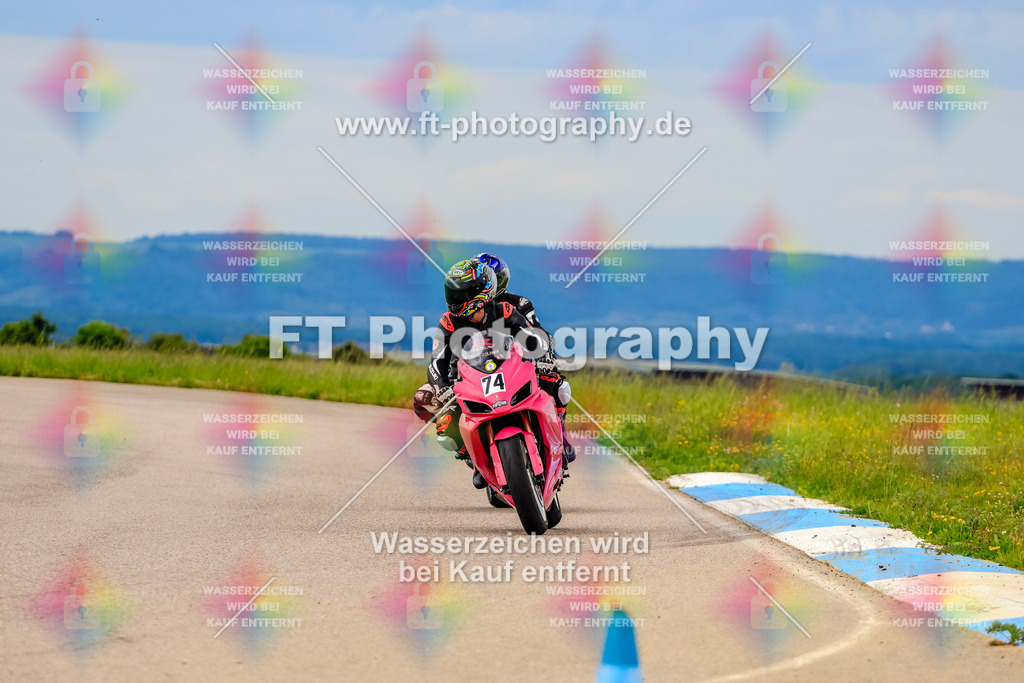 MotoTeam-2406 | Hier findet Ihr Bilder von Touristenfahrten auf der Nürburgring Nordschleife oder von anderen Veranstaltungen die ich besucht habe. Viel Spass beim Durch Schauen 