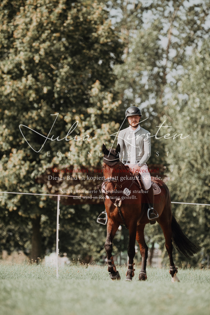 DSC_0912 | Pferde- und Turnierfotografie in Westsachsen. Pferdeportraits, Auftragszeichnungen und intuitive Kunst.