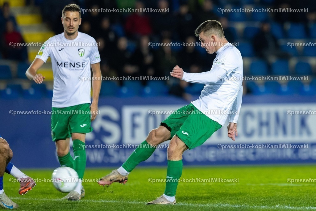 xKWI31102501150 | 31.10.2025, xkwix, Fußball, Regionalliga West, VfL Sportfreunde Lotte - FC Gütersloh, Stadion am Lotter Kreuz: Aleksandar Kandic (FC Gütersloh #27) 