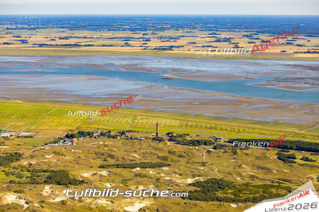 Aktuelles Luftbild von Leuchtturm Norderney - Die Luftaufnahme wurde 2022 mittels UL-Flugzeug erstellt ( keine Drohne ) - hochauflösende Kamera-Systeme von  Canon -Beste Qualität - Für grossformatige Ausdrucke geeignet. Die Geschenkidee !