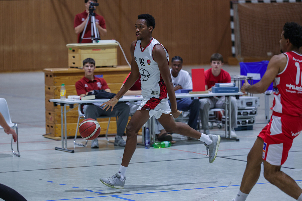Regio Test BAYER GIANTS vs BSV Münsterland Baskets Wulfen-98 | Fotos von Basketballspielen aus dem Raum NRW fotografiert von Gero Mueller-Laschet und Daniel Schaefer - Realisiert mit Pictrs.com