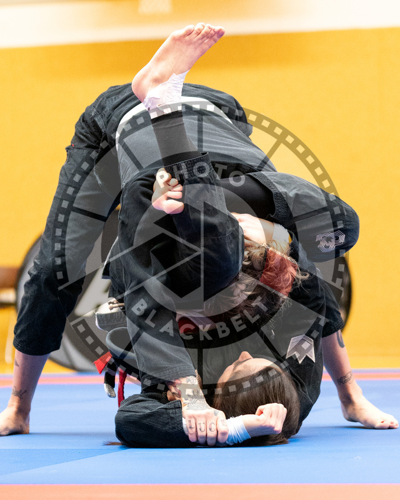 20231118PBB11460 | Fighters compete during the AJP Tour 600 Frankfurt Championship in Frankfurt/Main, Germany, on November 18, 2023.