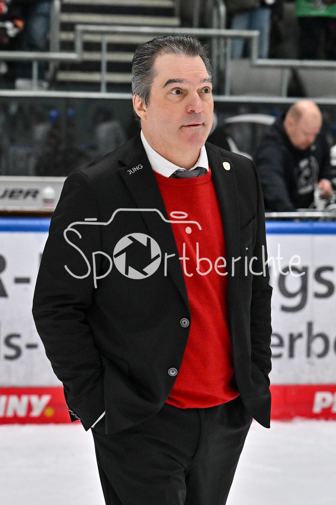 Augsburger Panther - Straubing Tigers | Im Bild Larry MITCHELL Headcoach Augsburger Panther nach dem Heimsieg gegen STraubing / DEL: Augsburger Panther - Straubing Tigers, Curt Frenzel Stadion am 29.11.2024