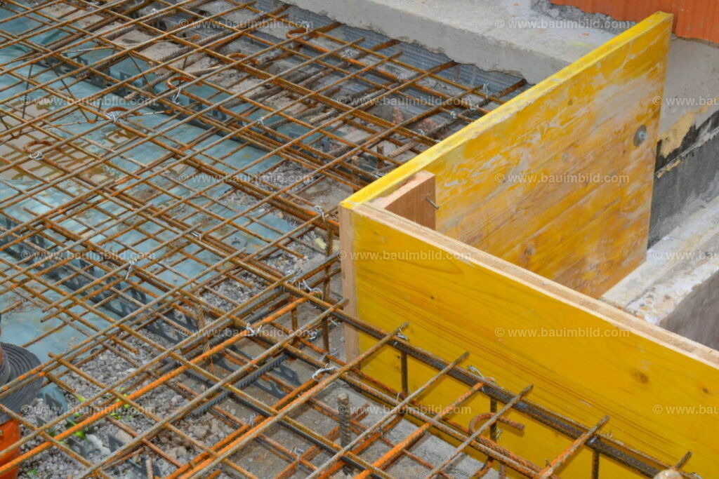 bib-lg04-betonarbeiten-0566 | Nach LV-Leistungsgruppen sortierte Detailfotos über den Bau eines Hauses. Alle Hausbau-Bilder direkt vom Urheber und Autor der Website Haus-Selber-Bauen.com