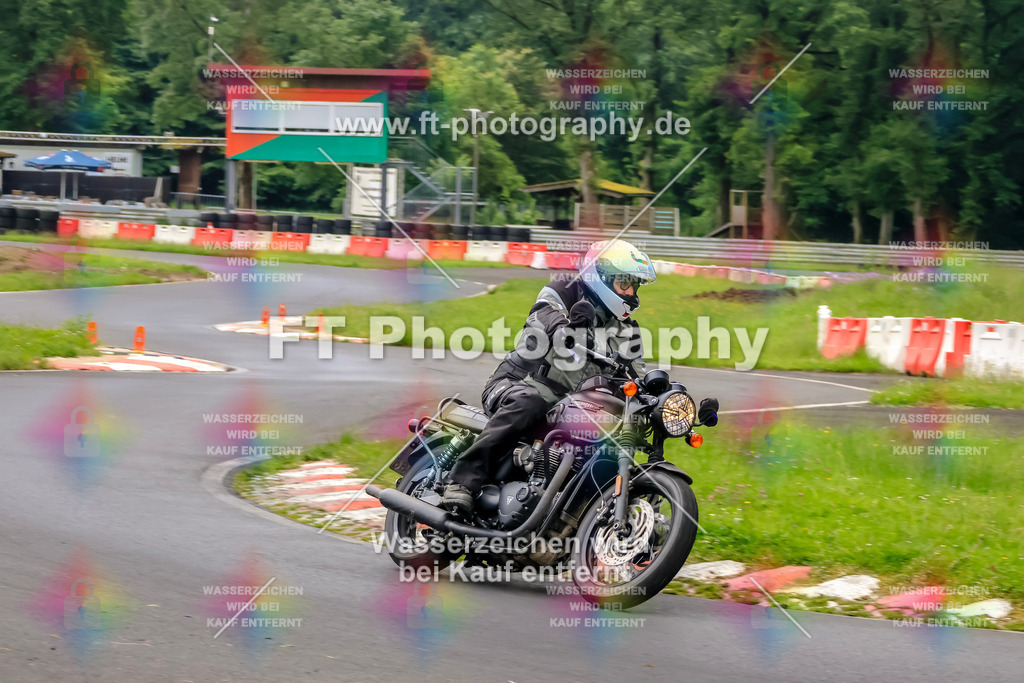 VBK-6409 | Hier findet Ihr Bilder von Touristenfahrten auf der Nürburgring Nordschleife oder von anderen Veranstaltungen die ich besucht habe. Viel Spass beim Durch Schauen 