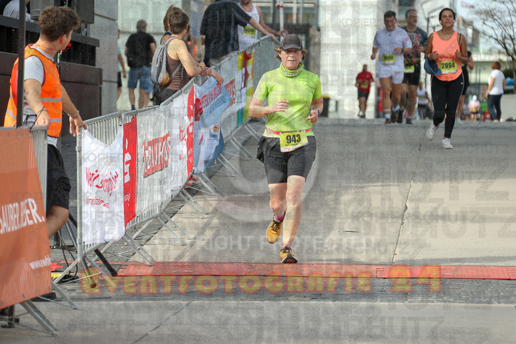 250920_1537_EX1_0251 | Sportfotografie im Rhein-Sieg Kreis, Köln, Bonn, NRW, Rheinland Pfalz, Hessen, etc. Unser Tätigkeitsfeld umfasst den Laufsport vom Volkslauf über den Marathon, Duathlon, Triathon bis zum Ultralauf wie Kölnpfad Ultra oder Schindertrail.