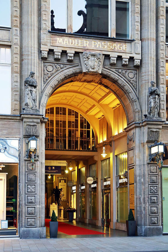 Foto: Leipzig - Mädler Passage | Das Team hinter BILDLEXIKON LEIPZIG bündelt historische wie aktuelle Informationen über die Stadt Leipzig in Text und Bild auf einer Plattform und stellt diese der interessierten Öffentlichkeit zur Verfügung.