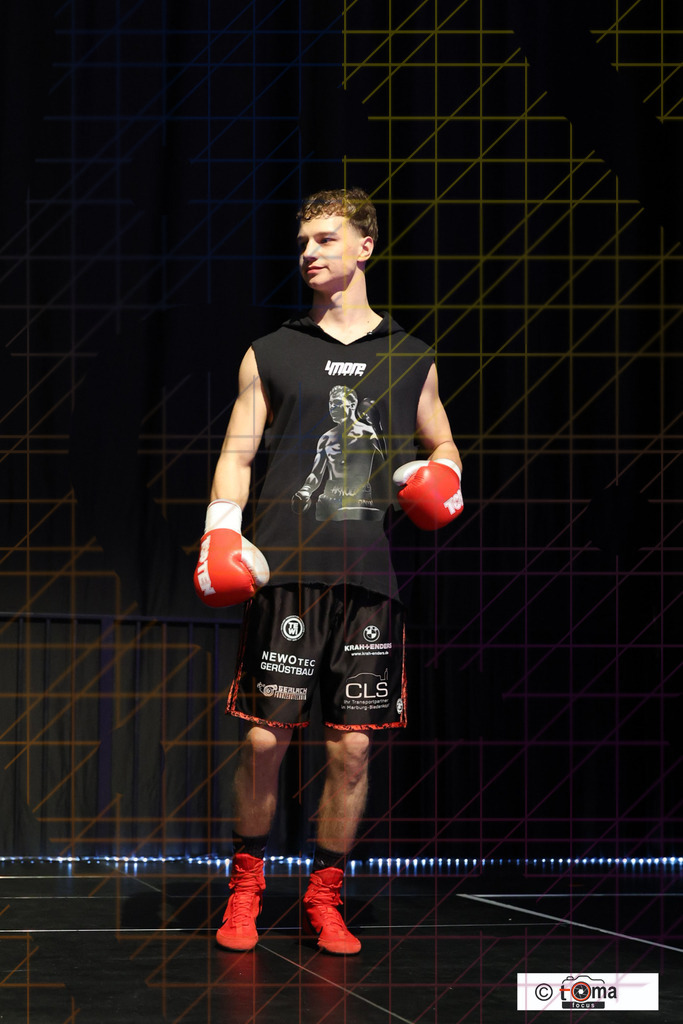 Faiz vs Arnold  25.04.2026 tomafocus Tb00101 | professionelle Sport- und Eventfotografie von Tomafocus – dynamische Bilder, emotionale Momente und hochwertige Aufnahmen für jeden Anlass. - Realisiert mit Pictrs.com