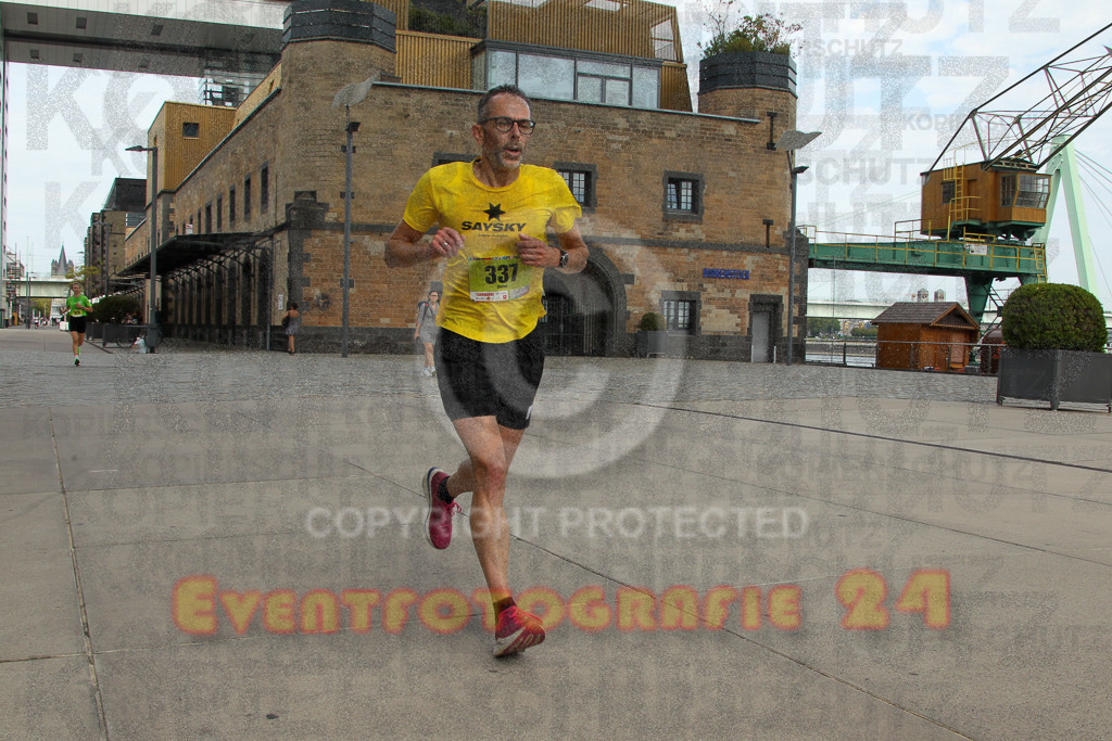 250920_1320_EV4_5243 | Sportfotografie im Rhein-Sieg Kreis, Köln, Bonn, NRW, Rheinland Pfalz, Hessen, etc. Unser Tätigkeitsfeld umfasst den Laufsport vom Volkslauf über den Marathon, Duathlon, Triathon bis zum Ultralauf wie Kölnpfad Ultra oder Schindertrail.