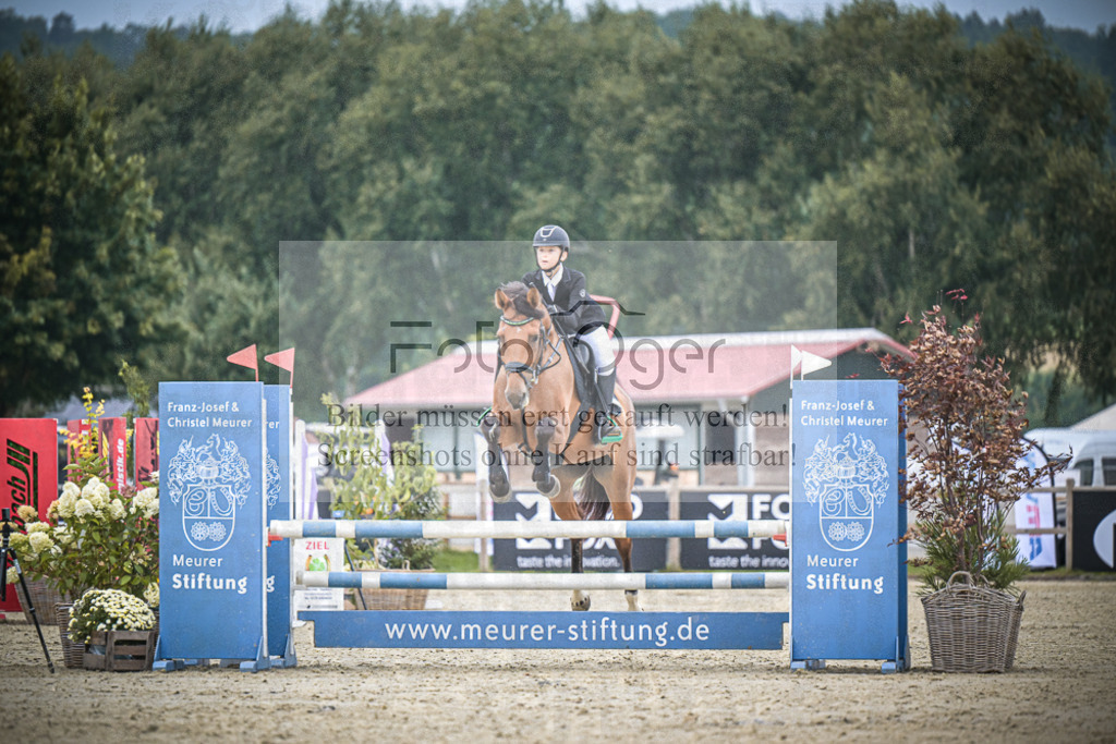 DOS_0262 | Entdecke hochwertige Reitturnierfotos von Foto Oger. Professionell, emotional und authentisch – jetzt Lieblingsmomente im Shop bestellen.Deutschlandweite Turnierfotografie. - Realisiert mit Pictrs.com