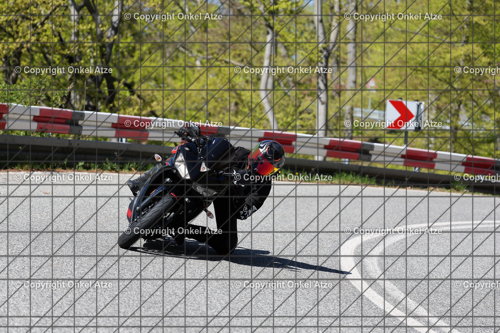 IMG_7491 | Fotograf am Kyffhäuser. Onkel Atze. Kyffhäuser Rennstrecke. Café36. Motorsportfotografie. - Realisiert mit Pictrs.com