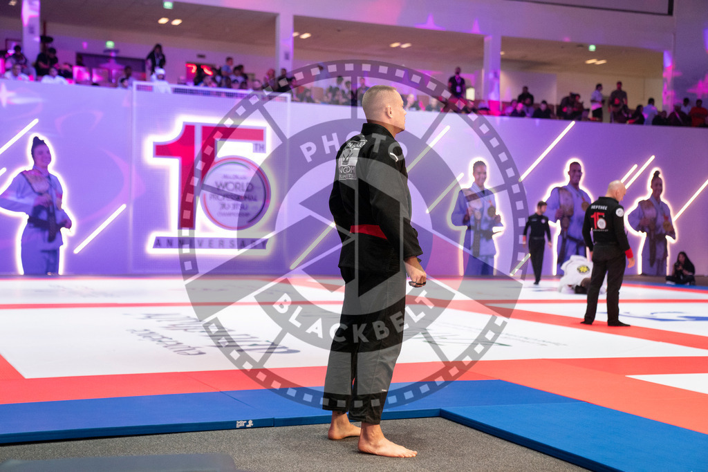 20231107PBB4165 | Fighters compete during the AJP World Master Championship in the Mubadala Arena in Abu Dhabi, Arab United Emirates, on November 7, 2023.