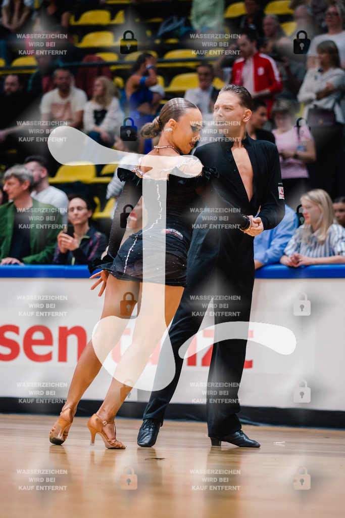 Hessen Tanzt WDSF Open Youth Latin 13th (14) Michael Bakscheev _ Julie Meck (Schwarz-Weiß-Club Pforzheim)-2025-05-17-0815 | Webshop for digital downloads and prints of dance sport, event & show photographer Julian Link - Realisiert mit Pictrs.com
